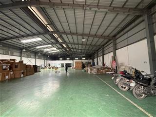 Cho thuê kho tại nguyễn văn linh. dt 1200m2, pccc, nền epoxy, khung zalmin, điện 3pha, xuất vat