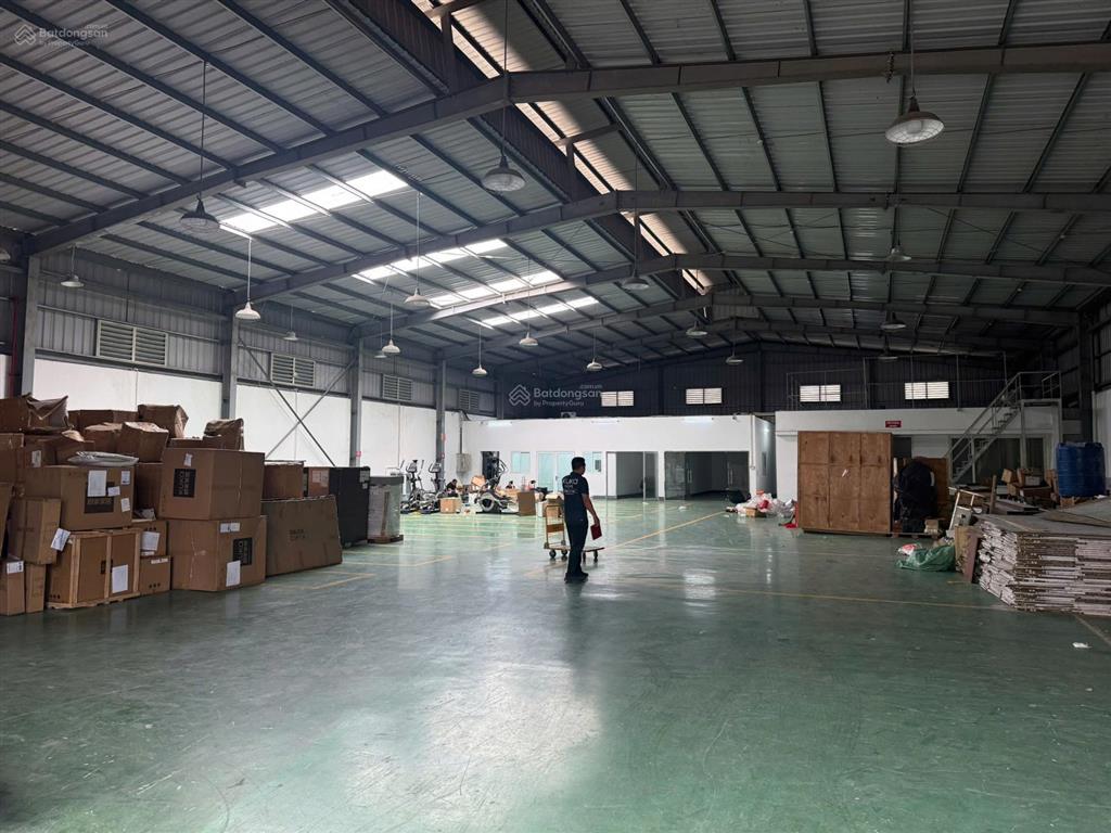 Cho thuê kho tại nguyễn văn linh. dt 1200m2, pccc, nền epoxy, khung zalmin, điện 3pha, xuất vat