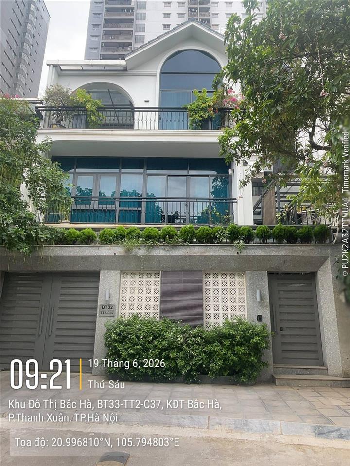 Cho thuê biệt thự tại kđt bắc hà  tố hữu. dt 145 m2 * 3 tầng. mt 10 m. hạt dẻ 35 triệu/ tháng