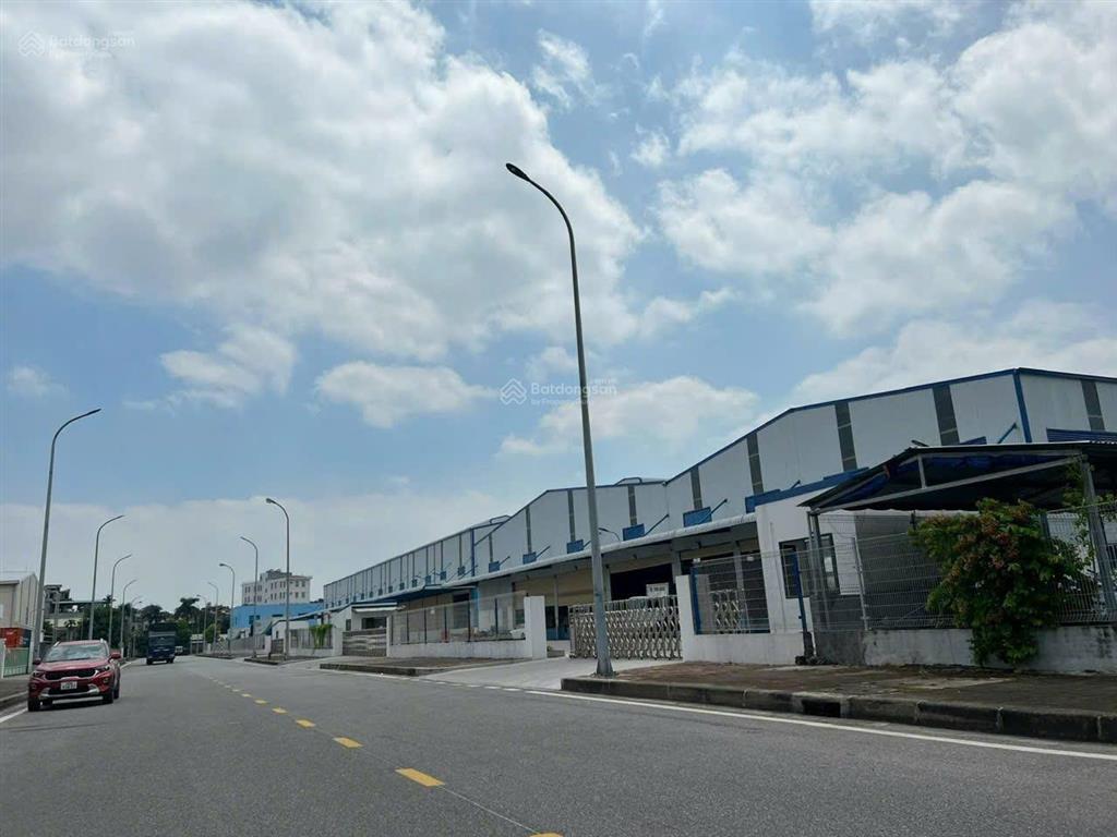 Cho thuê kho xưởng tại kcn đài tư.dt 4000 m ( có cắt lẻ ).khung zamil,nước sạch, xe cont, xuất vat