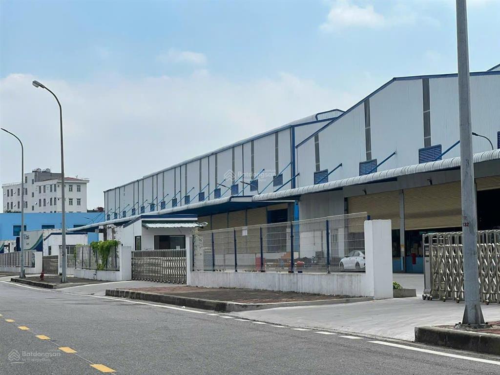 Cho thuê kho xưởng tại kcn đài tư.dt 4000 m ( có cắt lẻ ).khung zamil,nước sạch, xe cont, xuất vat