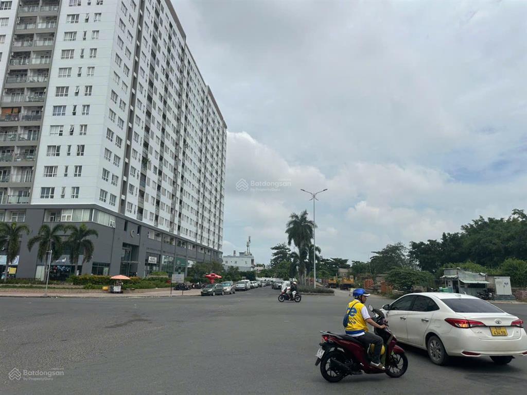 Cho thuê nhà mặt phố căn góc đường d4 him lam tân hưng, 120tr/tháng
