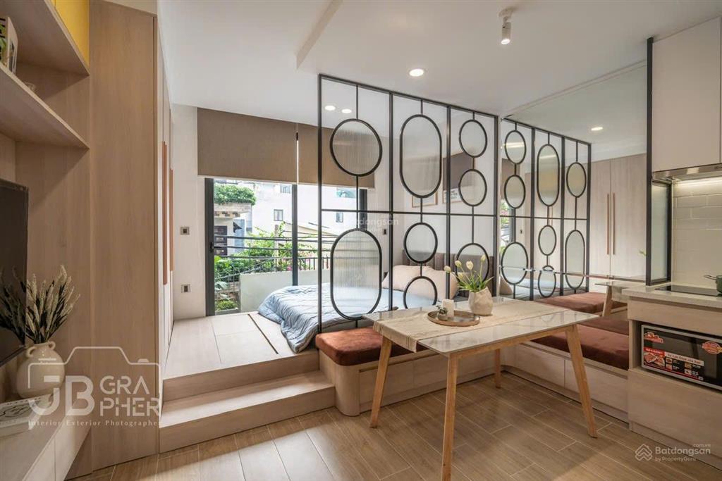 Căn hộ 1pn ban công  thiết kế hiện đại  vị trí vàng giáp q1, q3