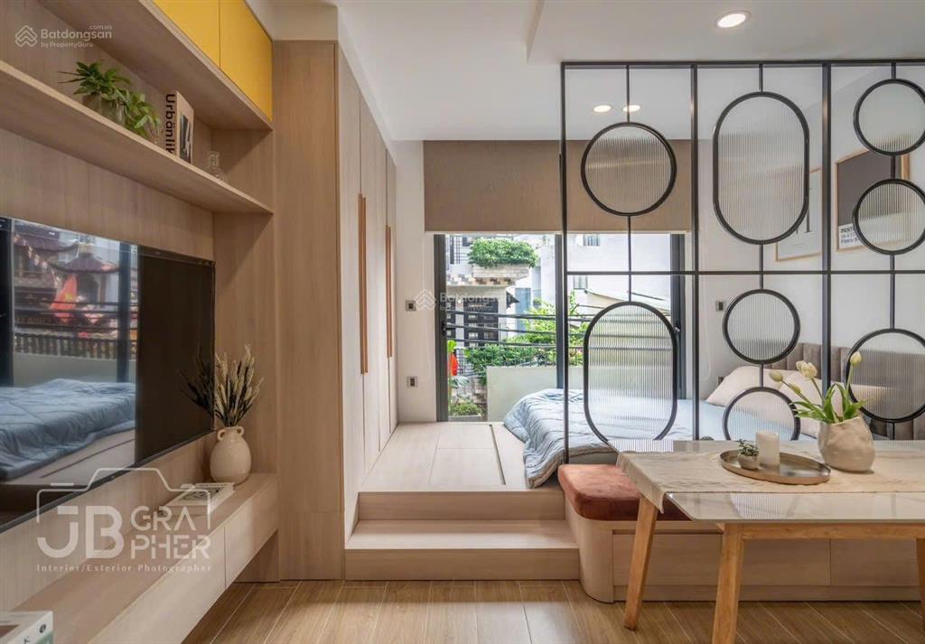 Căn hộ 1pn ban công  thiết kế hiện đại  vị trí vàng giáp q1, q3