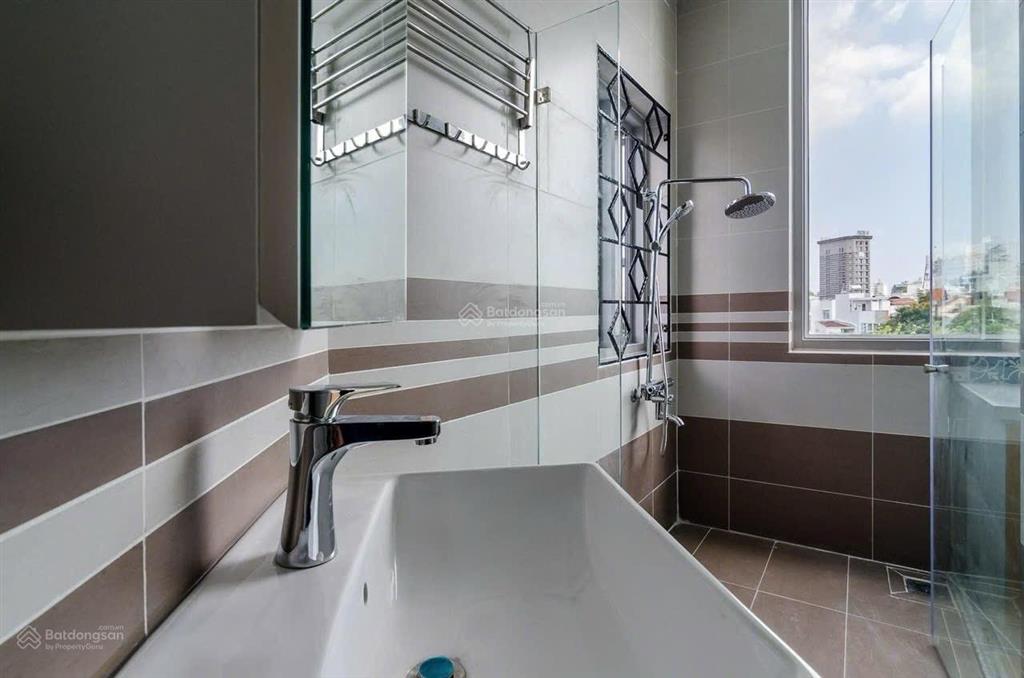 Cho thuê ch 1pn view bờ kè trường sa  toà nhà full tiện ích  vị trí đẹp giáp q1, q3