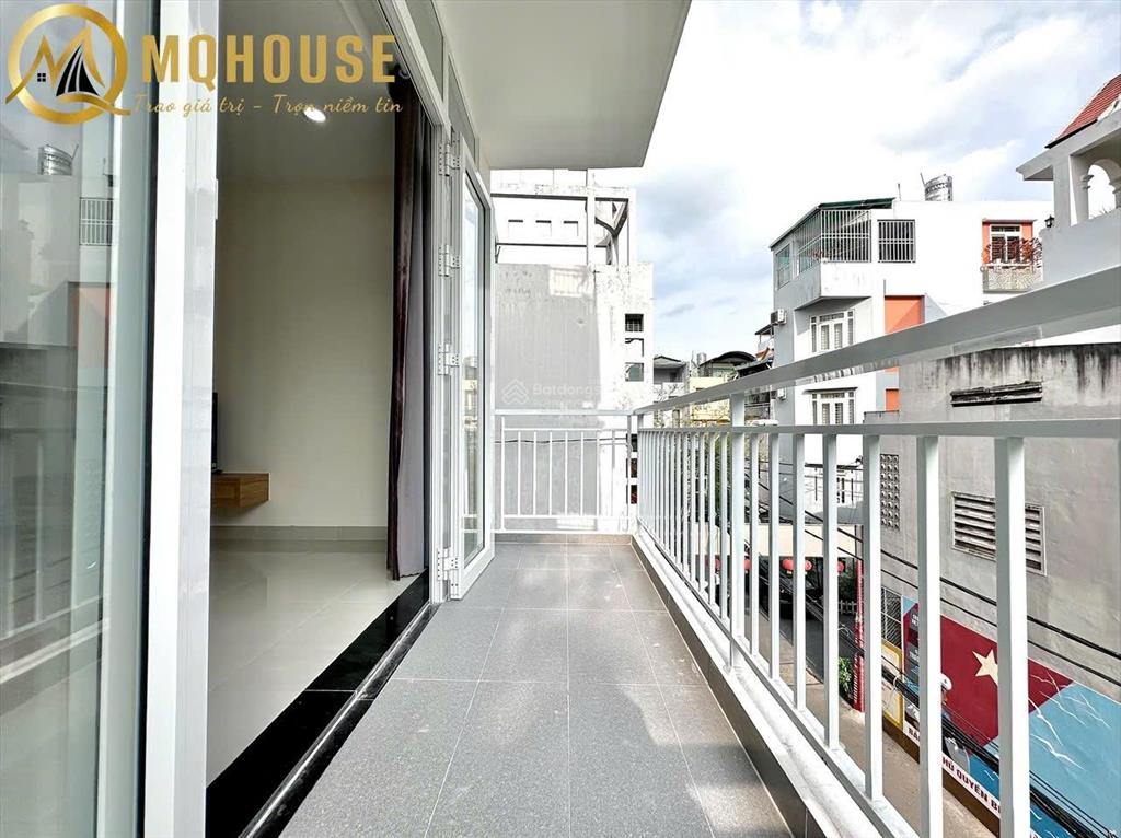 Cho thuê ch 1pn ban công  rộng 50m2  vị trí đẹp giáp q1, q3