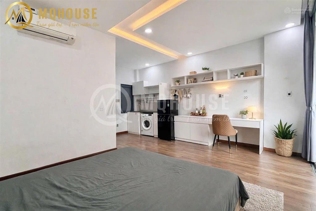 Cho thuê ch studio ban công  rộng 40m2  gần chợ bà chiểu, giáp q1