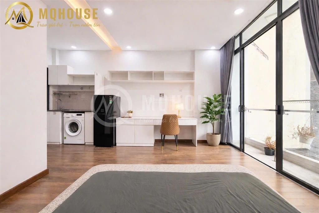 Cho thuê ch studio ban công  rộng 40m2  gần chợ bà chiểu, giáp q1