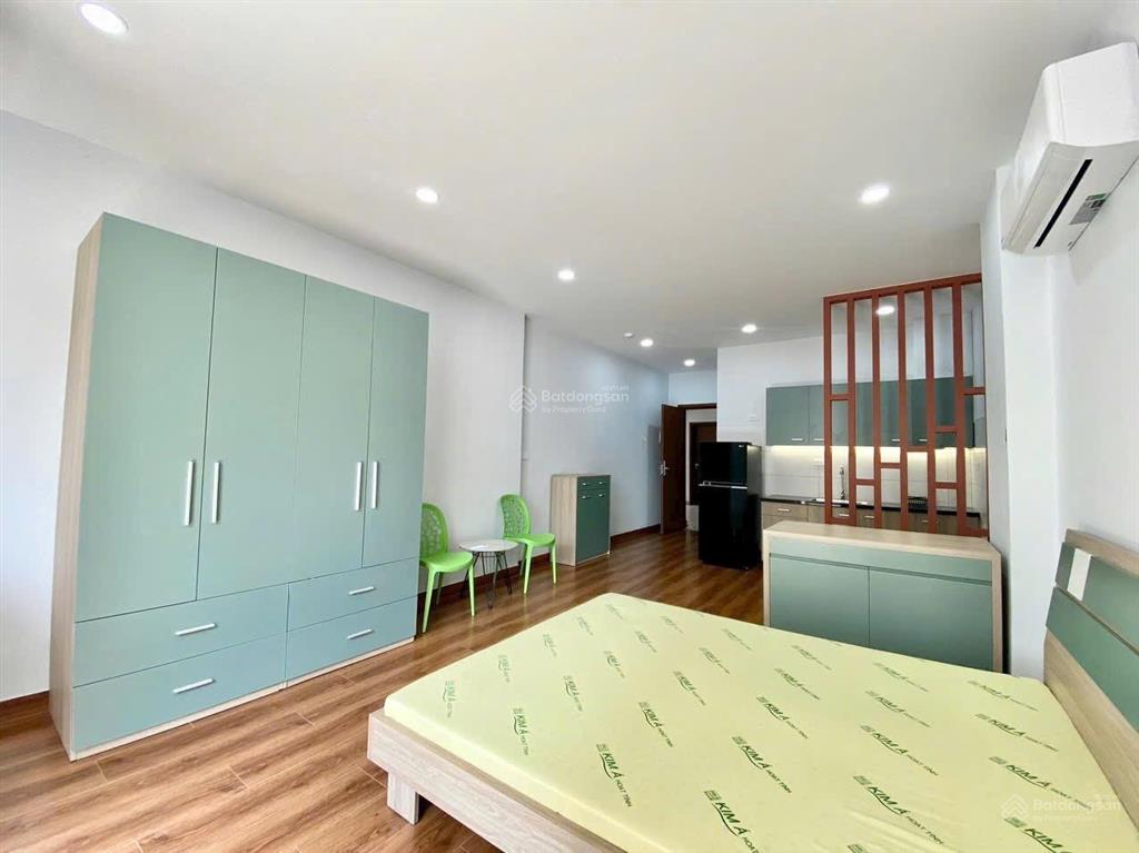 Cho thuê ch studio ban công  rộng 40m2  full nt  gần ngã tư hàng xanh