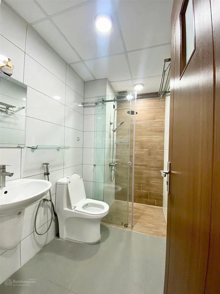 Cho thuê ch studio ban công  rộng 40m2  full nt  gần ngã tư hàng xanh