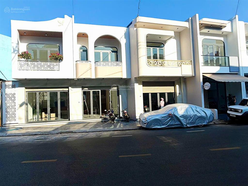Nhà phố mặt tiền hùng vương ngay trung tâm bmt  hàng hiếm tầm giá