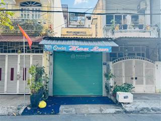 Bán nhà mt tại đường số ngay chợ tân quy q7, dt 70m2, giá 10,8tỷ