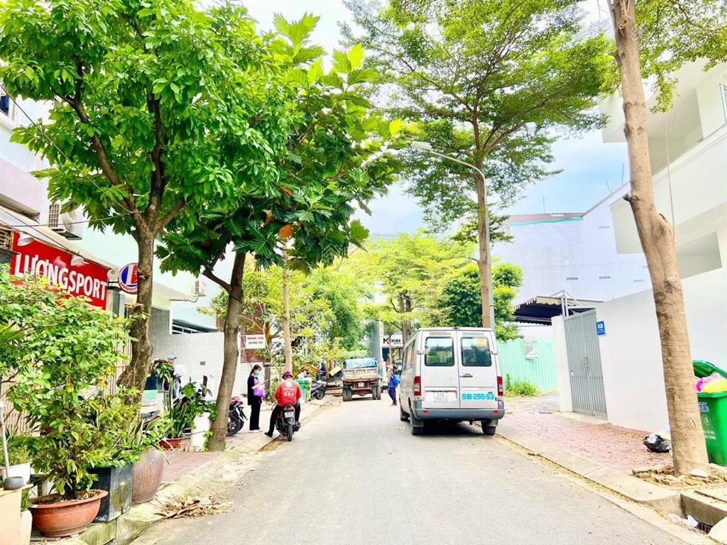 Bán lô đất biệt thự 10x20m tại kdc p.tân phong quận 7 giá 25,5tỷ