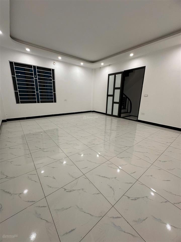 Nhà mới vĩnh quỳnh 5 tầng ô tô đỗ cửa giá tốt vĩnh quỳnh diện tích 40m 5