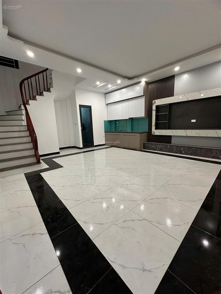 Nhà mới vĩnh quỳnh 5 tầng ô tô đỗ cửa giá tốt vĩnh quỳnh diện tích 40m 5