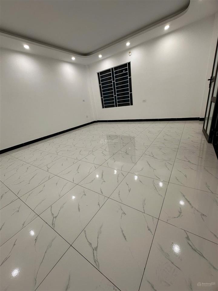 Nhà mới vĩnh quỳnh 5 tầng ô tô đỗ cửa giá tốt vĩnh quỳnh diện tích 40m 5
