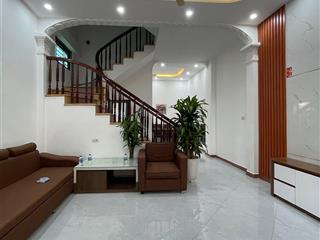 Nhỉnh 4.x nhà đẹp thanh trì 2 thoáng sáng nhà 3 tầng dân xây chắc chắn, 2 mặt thoán