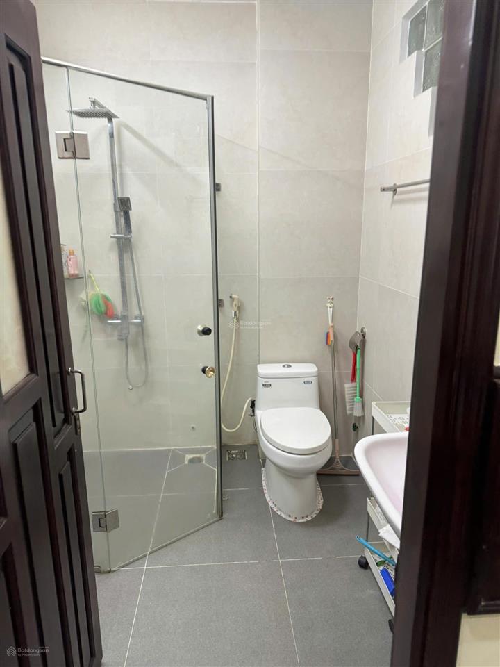 Bỏ phố về quê nên cần bán gấp nhà 2mt bà hạt q.10  5 tầng  4,3 x 20m  giá 24 tỷ
