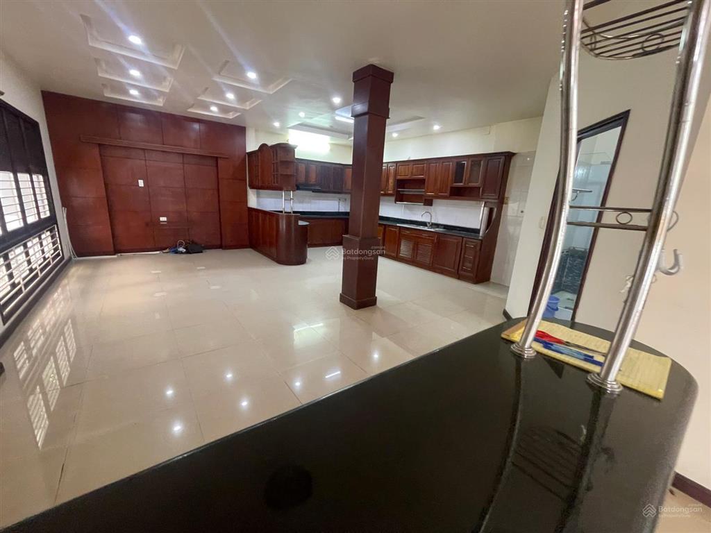 Hạ giá 4 tỷ, nhà hẻm 3/2 quận 10  dt 9 x 20m ( 160m2 đất )  nhà khu biệt thự  giá chốt 29 tỷ