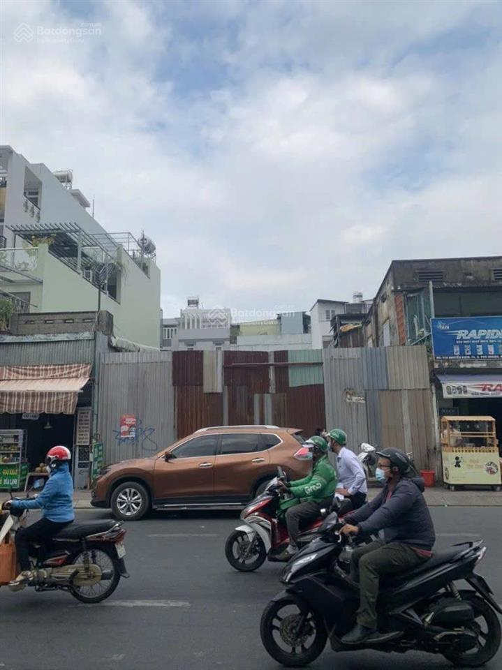 Bán gấp mt đường nguyễn kiệm, phú nhuận  hiện tại c4  gpxd 1 hầm + 10 tầng  giá 72 tỷ