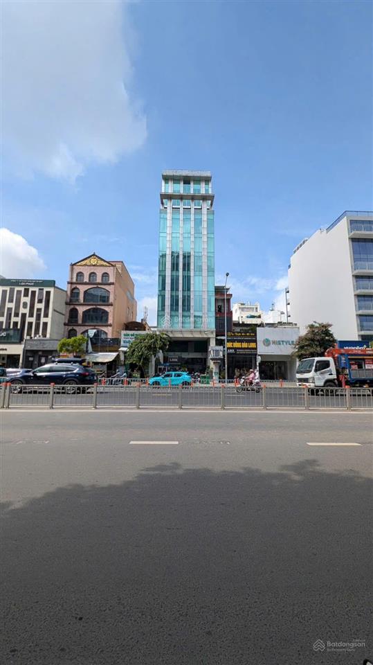 Building văn phòng trung tâm hành chính mới tân bình  2mt  2 hầm + 11 tầng  giá chỉ 170 tỷ