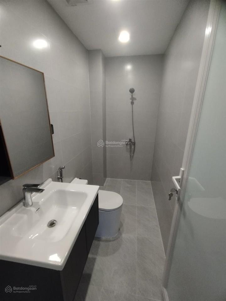 Cho thuê nhà kđt hoàng thành mỗ lao, đường nguyễn văn lộc, 150m2* 5tầng, giá 55 tr/th có thang máy