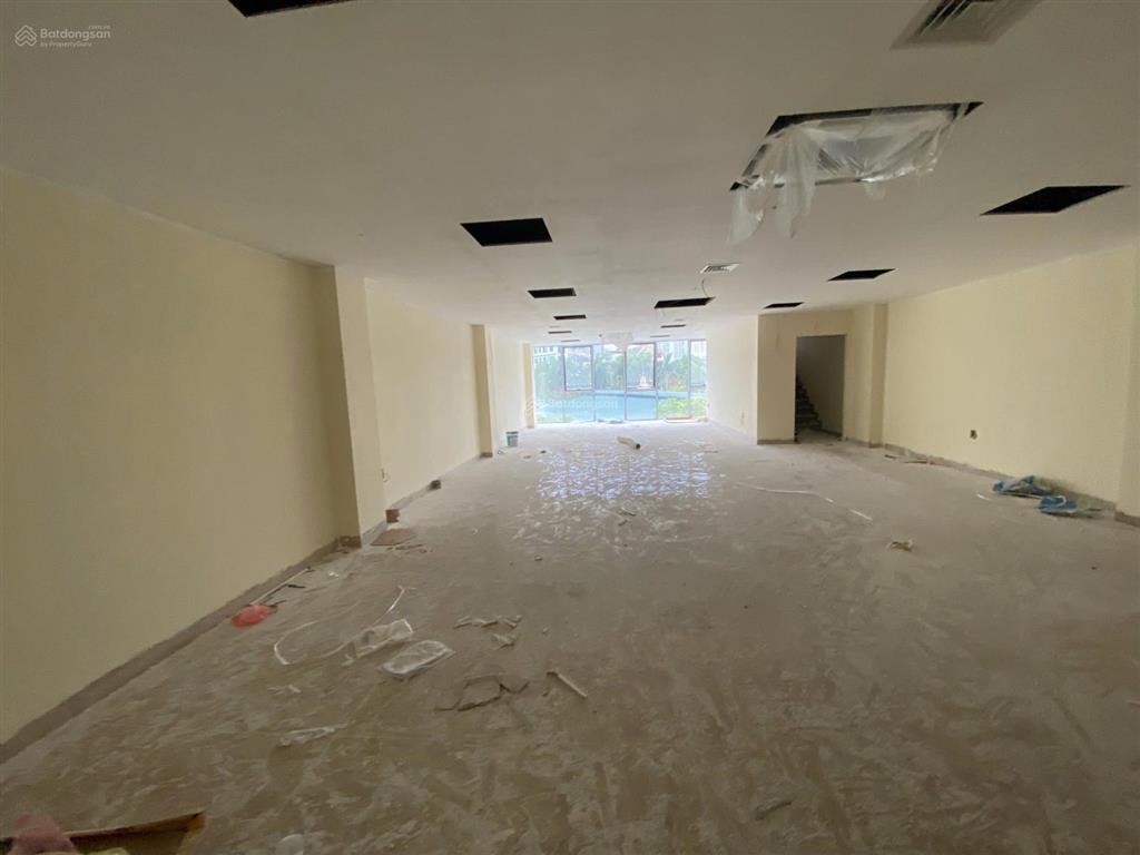 Cho thuê toà nhà phố xuân la,tây hồ dt 260m * 8 tầng 1 hầm,thang máy,giá 250 triệu,  0968 120 ***