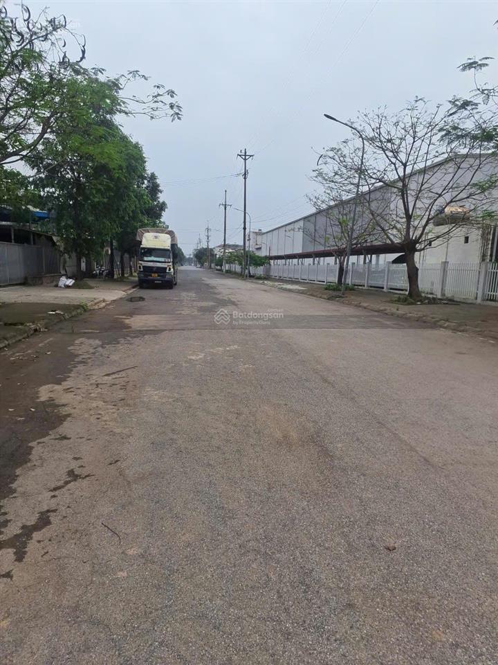 Cho thuê kho tiêu chuẩn, đầy đủ pccc, khung zamil cao 13m, diện tích 5000m2, thạch thất  quốc oai
