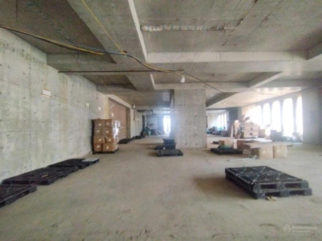Cho thuê kho tầng 3 mặt phố vạn phúc,hà đông,dt 1200m giá 40 triệu,trung tâm hà nội. 0968 120 ***