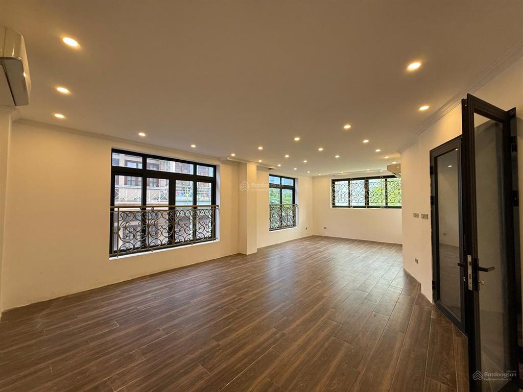 Cho thuê biệt thự kđt nam cường, cổ nhuế, đất 220m xd 120m * 4 tầng 1 hầm, thang máy giá 65 triệu
