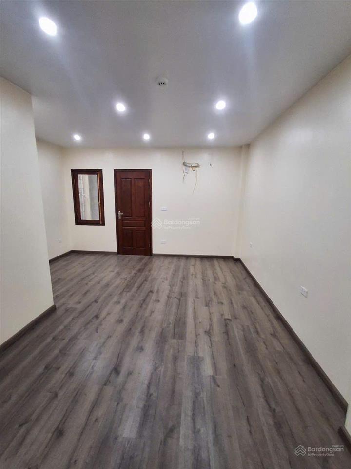 Cho thuê toà nhà văn phòng mặt đường khu đô thị văn phú, 130m2 * 6 tầng 1 hầm, có pccc giá 65 tr/th