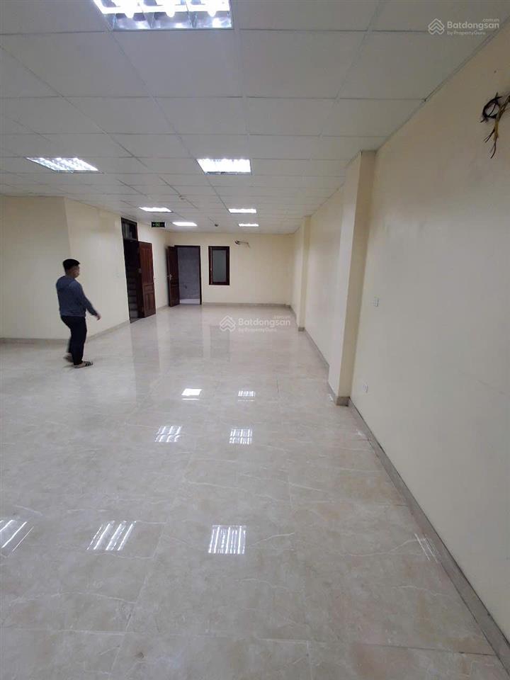 Cho thuê toà nhà văn phòng mặt đường khu đô thị văn phú, 130m2 * 6 tầng 1 hầm, có pccc giá 65 tr/th