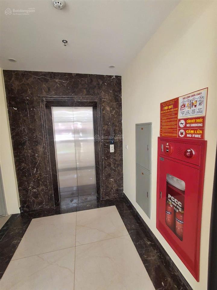 Cho thuê toà nhà văn phòng mặt đường khu đô thị văn phú, 130m2 * 6 tầng 1 hầm, có pccc giá 65 tr/th