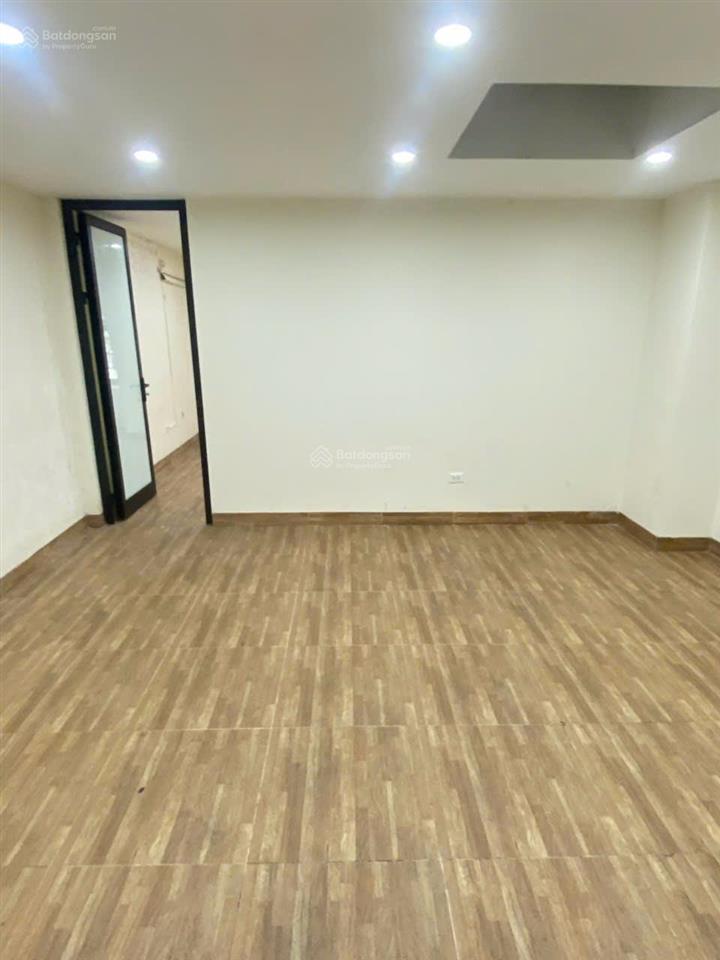Cho thuê nhà roman tố hữu 85m * 5 tầng,cho thuê tầng 1,2,3 thông sàn thang cuối,giá 26 triệu