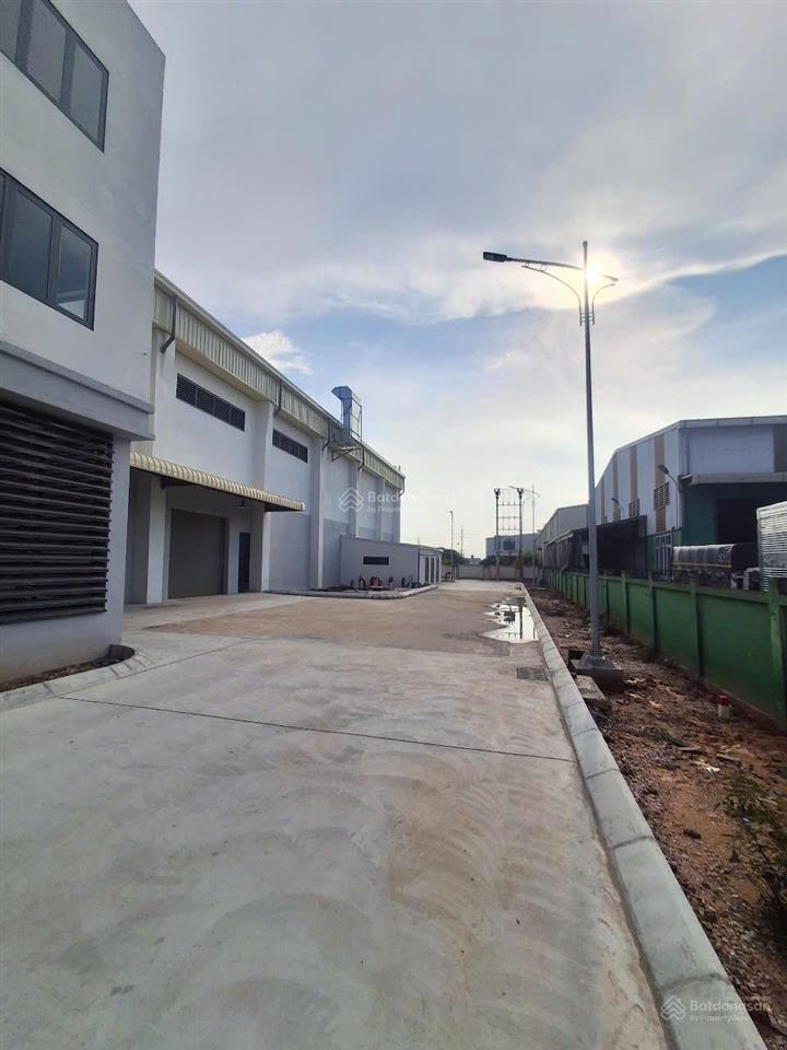Tôi cho thuê kho quất động, thường tín diện tích 9000m², đầy đủ pccc, có nhà điều hành, xuất vat
