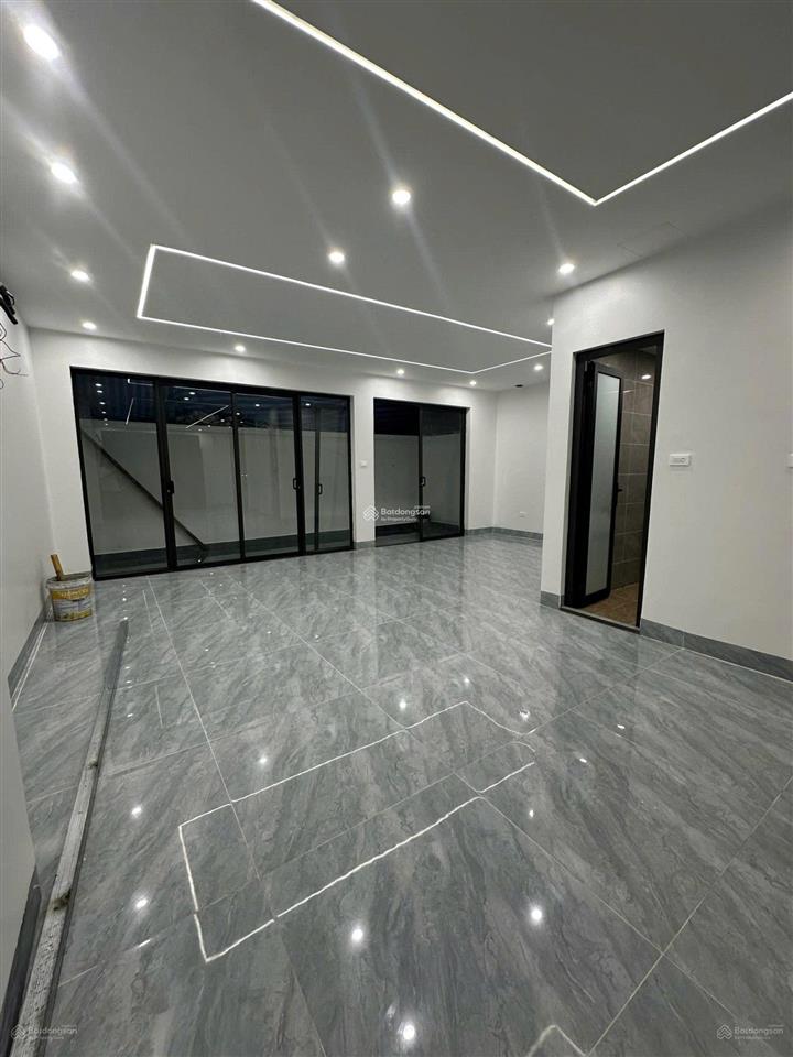 Cho thuê nhà thành phố giao lưu phạm văn đồng,đất 230m xd 90m * 4 tầng,giá 40 triệu, 0968 120 ***