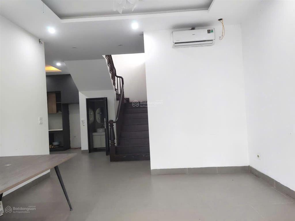 Cho thuê nhà thành phố giao lưu phạm văn đồng,đất 230m xd 90m * 4 tầng,giá 40 triệu, 0968 120 ***