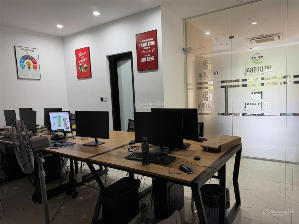 Cho thuê nhà vinhomes hàm nghi, dt 95m * 5 tầng, giá 50 triệu có thang máy,  0968 120 ***