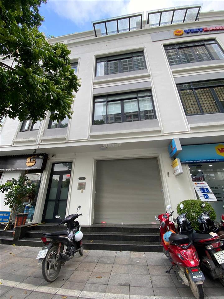 Cho thuê nhà 75 triệu mặt phố vinhomes hàm nghi, 95m2 * 5 tầng, thông sàn, thang máy,  0968 120 ***