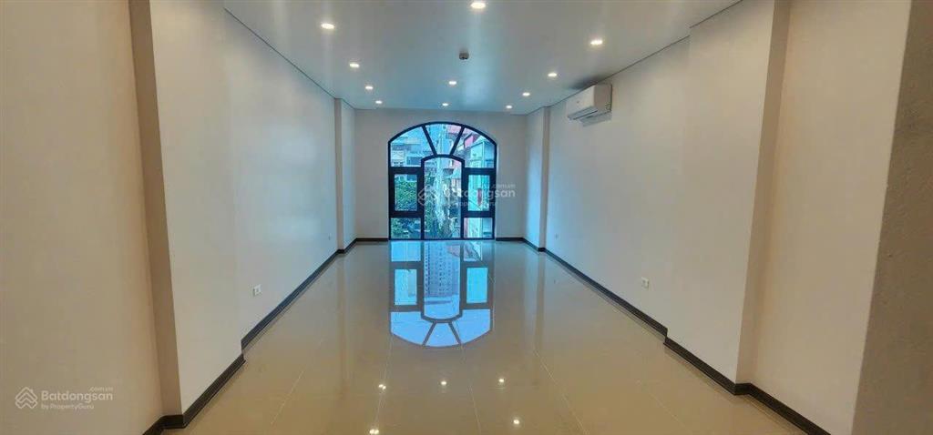 Cho thuê nhà ngõ 6 mạc thái tổ, dt 60m * 7 tầng, thông sàn, thang máy cuối nhà,  0968 120 ***