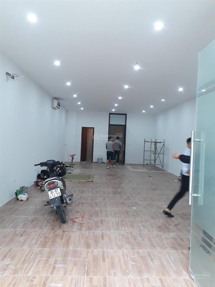 Cho thuê nhà khu phân lô đường rộng 9m, số 108 cự lộc, 90m2 6 tầng, thông sàn, thang máy, giá 65 tr