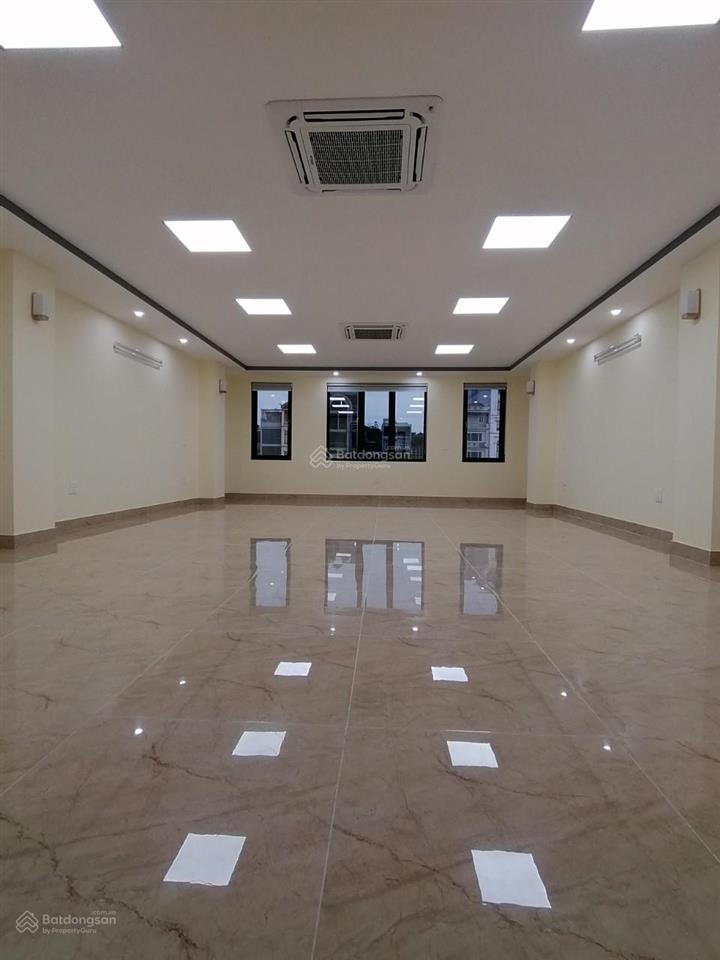 Cho thuê nhà khu phân lô đường rộng 9m, số 108 cự lộc, 90m2 6 tầng, thông sàn, thang máy, giá 65 tr