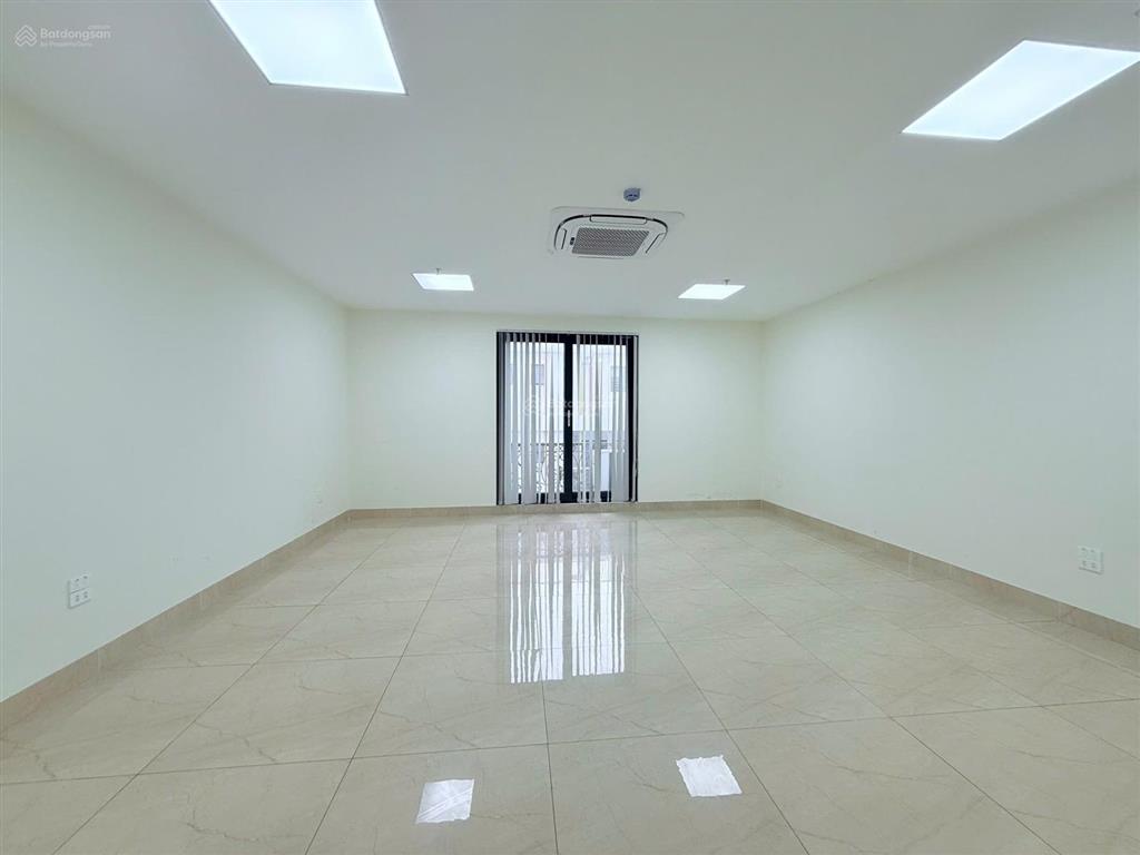 Cho thuê toà nhà nam trung yên,phường yên hoà, dt 140m*7,5 tầng,giá 135 triệu có pccc  0968 120 ***