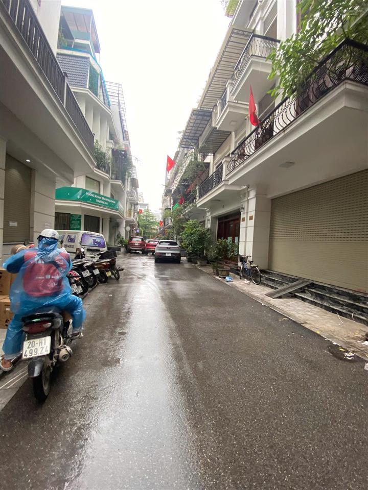 Cho thuê nhà liền kề kđt 90 nguyễn tuân, 75m * 5 tầng, giá 40 triệu,  0968 120 ***