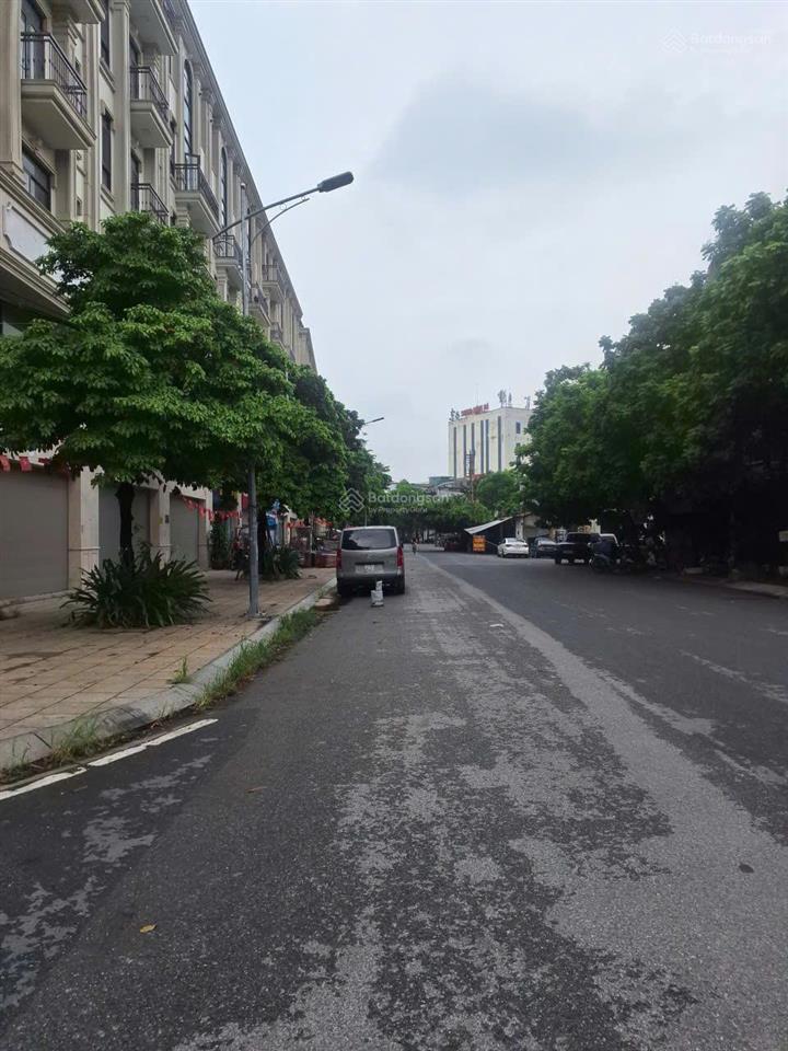 Cho thuê nhà lô góc him lam vạn phúc, dt 100m * 7 tầng, có thang máy, giá 52,5 triệu,  0968 120 ***