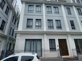 Cho thuê nhà mặt phố vinhomes green 96m2 * 4 tầng 1 hầm, thang máy giá 60 triệu,  0968 120 ***
