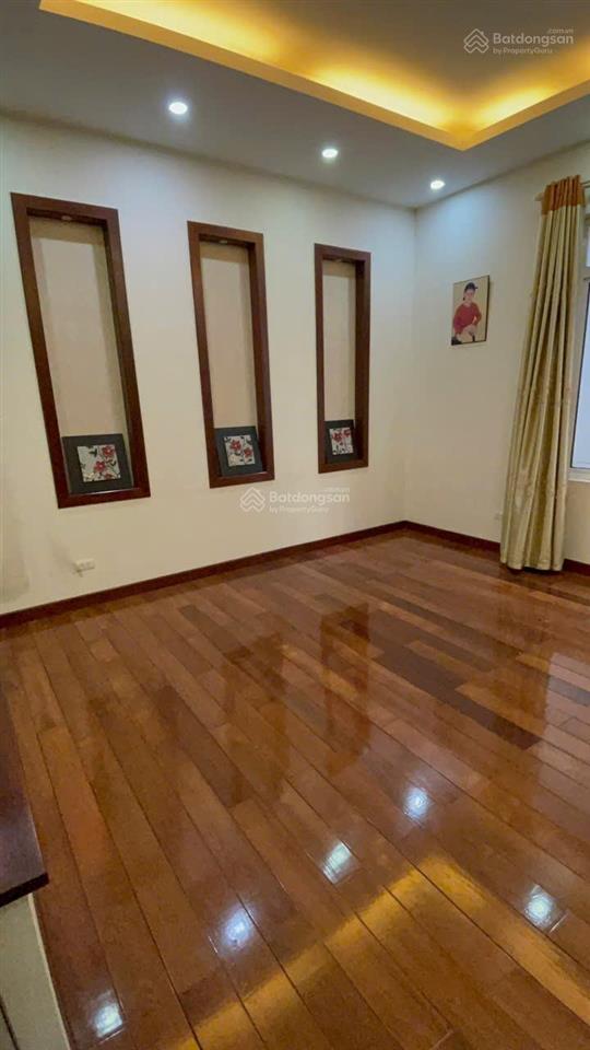 Cho thuê nhà khu đô thị trung hòa đường vũ phạm hàm, dt 100m * 5,5 tầng, có thang máy, giá 50 triệu