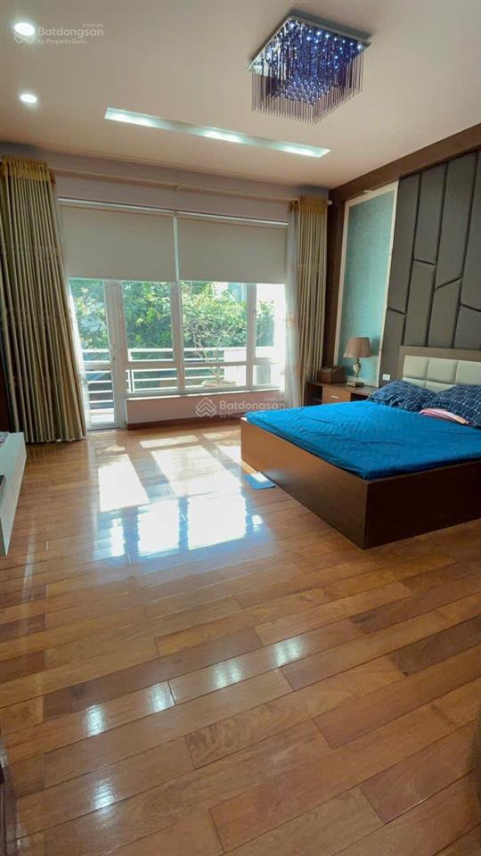Cho thuê nhà khu đô thị trung hòa đường vũ phạm hàm, dt 100m * 5,5 tầng, có thang máy, giá 50 triệu