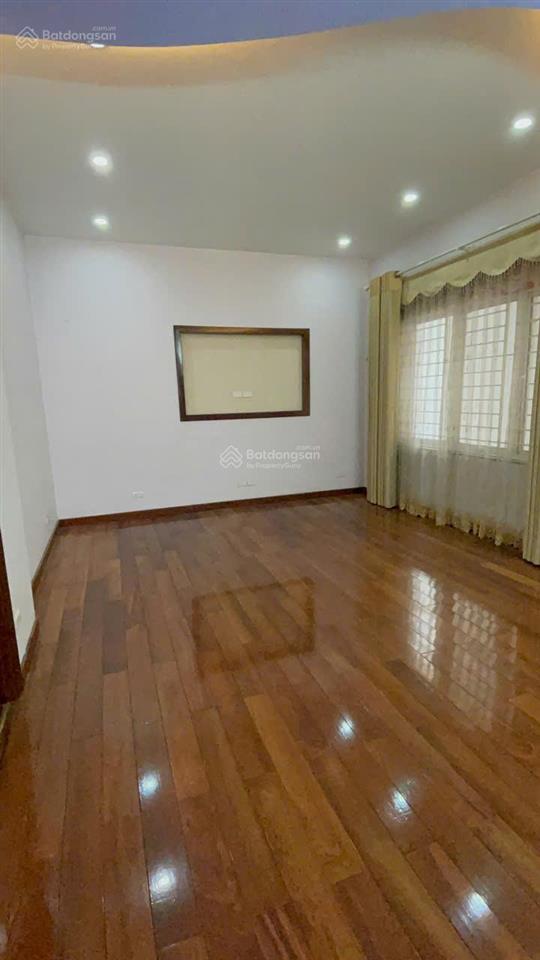 Cho thuê nhà khu đô thị trung hòa đường vũ phạm hàm, dt 100m * 5,5 tầng, có thang máy, giá 50 triệu