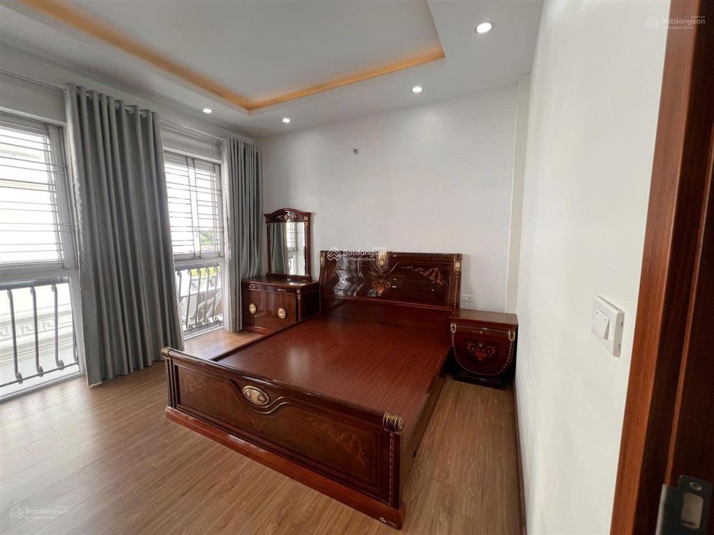 Cho thuê nhà liền kề louis đại mỗ,diện tích 100m * 5 tầng,có thang máy,giá 28 triệu, 0968 120 ***